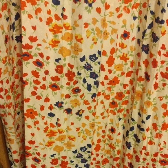 Vibrant Floral V-Neck Blouse​ - Picture 5 of 5